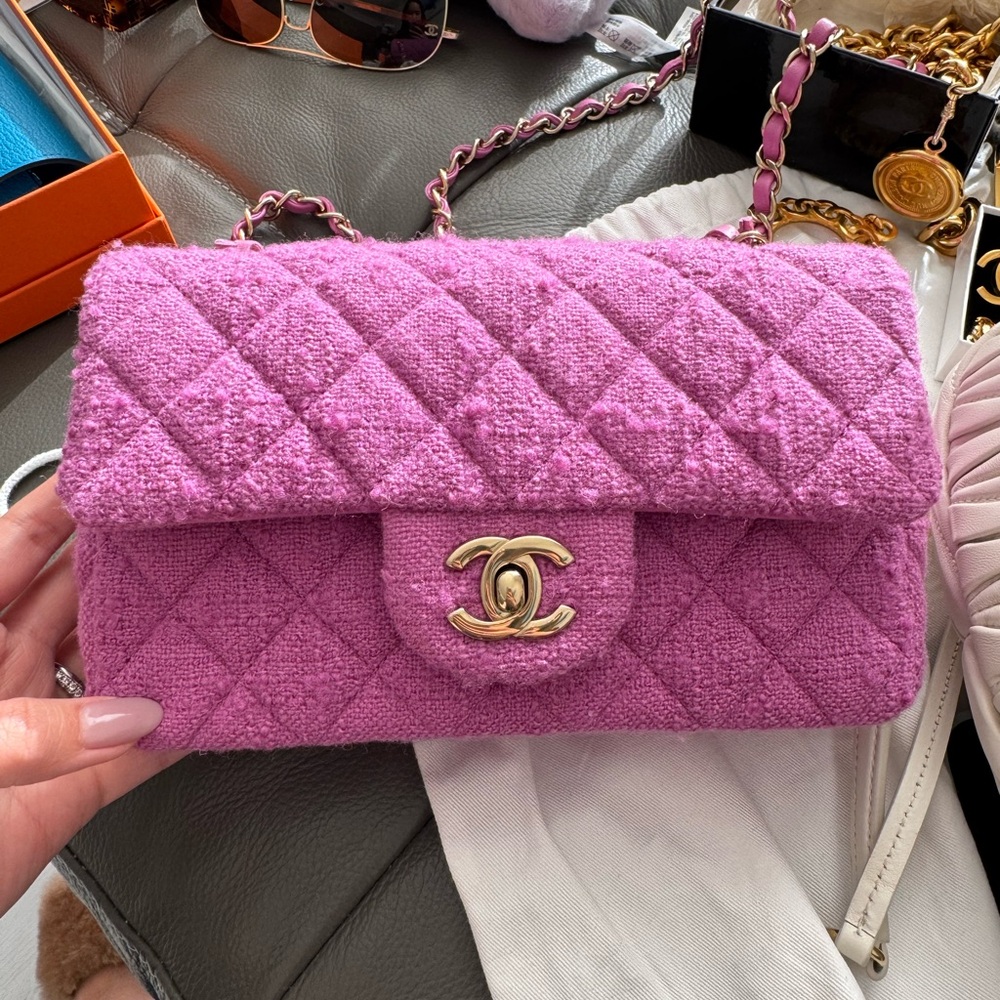 CHANEL Fuchsia Quilted Tweed Shoulder Bag